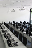 Bild des großen Computerraums, Blick von schräg oben
